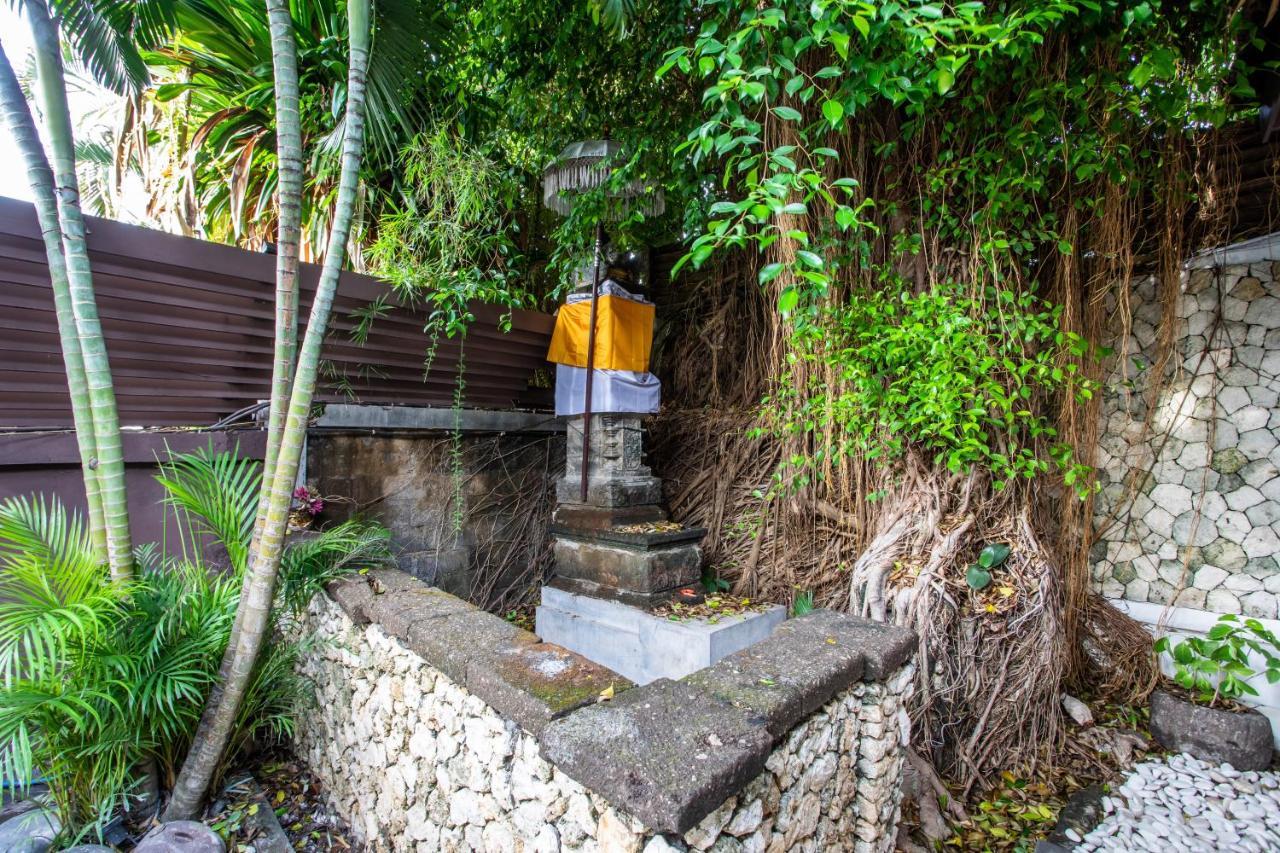 Asrina Villa'S Seminyak Exterior photo